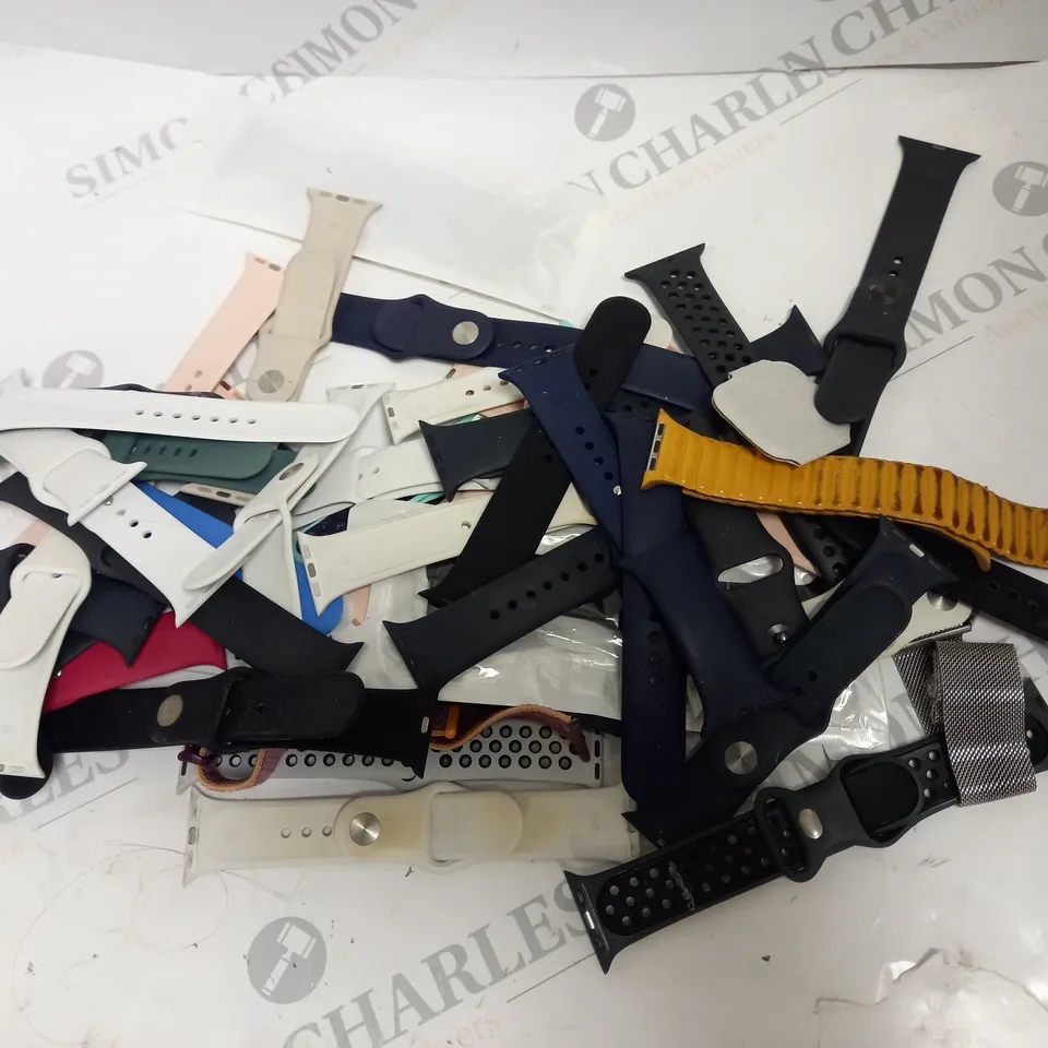 APPROX 30 ASSORTED LOOSE SMART WATCH STRAPS IN VARIOUS DESIGNS AND SIZES. 