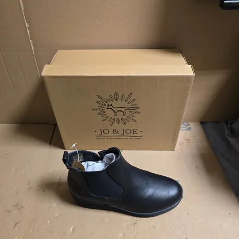 JO & JOE BLACK CHELSEA BOOT WITH ZIP – WOMEN'S ANKLE BOOT - UK SIZE 4