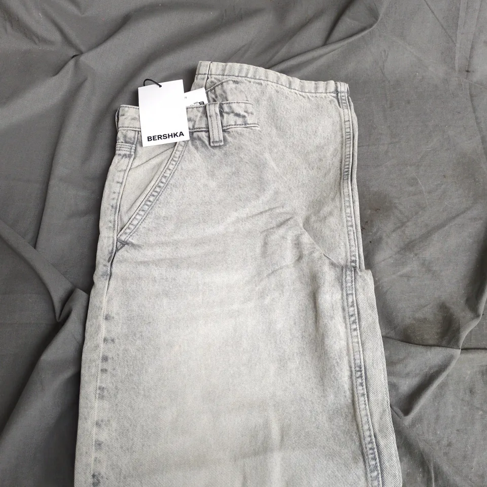 BERSHKA LIGHT-WASH BAGGY BALOON DENIM JEANS - SIZE 34
