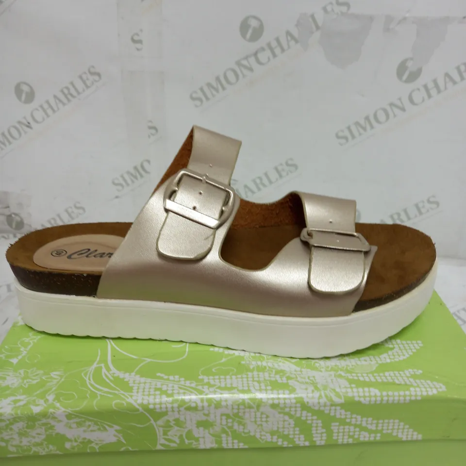 BOX OF APPROXIMATELY 10 ASSORTED PAIRS OF SHOES TO INCLUDE GOLD HEELS, LOW WHITE SANDALS, OPEN TOE STRAP SANDALS ETC