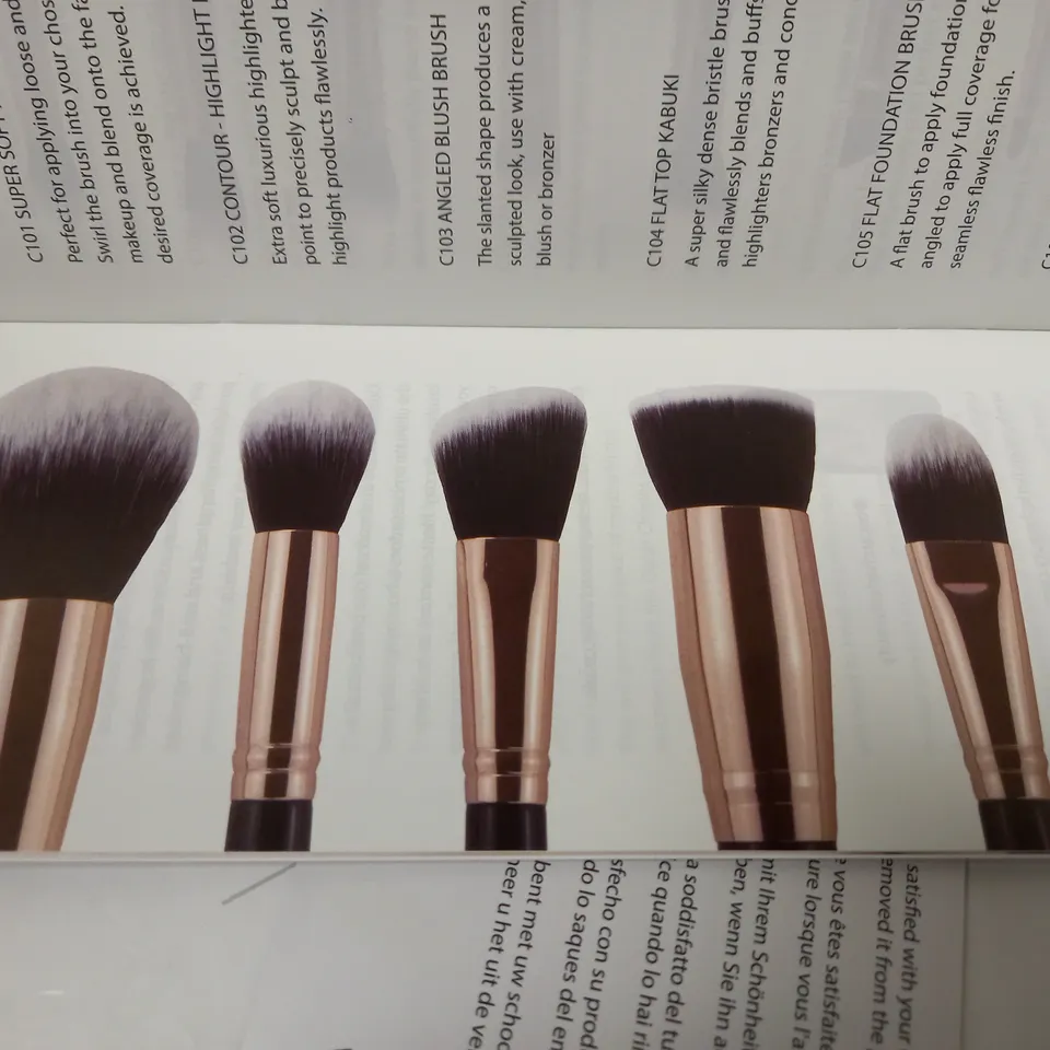 OSCAR CHARLES PROFESSIONAL MAKEUP BRUSH SET 