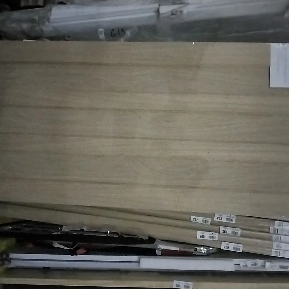 VERTICAL 3 PANEL OAK VENEER INTERNAL DOOR 838 X 1981MM