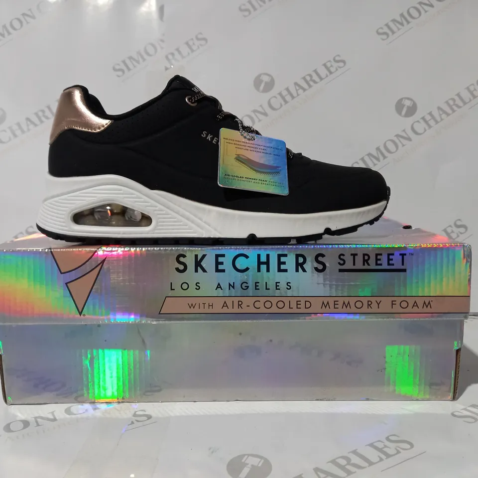 BOXED PAIR OF SKECHERS SHOES IN BLACK/ROSE GOLD UK SIZE 5.5