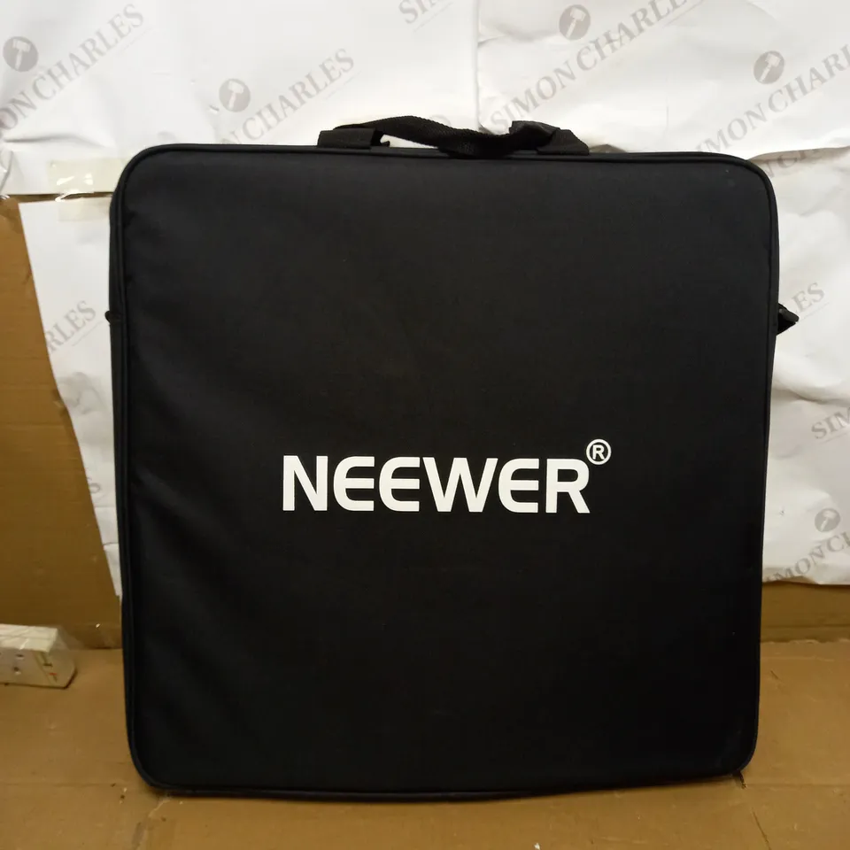 NEEWER RING LIGHT