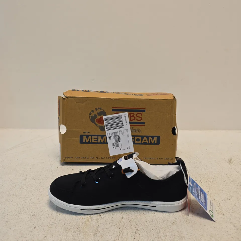 SKECHERS BOBS WOMEN’S BLACK TRAINERS – VEGAN, MACHINE WASHABLE, WIDE FIT (US 9)