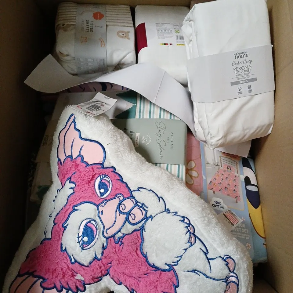 BOX OF APPROXIMATELY 15 ASSORTED BEDDING & SOFT FABRICS ITEMS TO INCLUDE - DUVET SETS - FITTED SHEETS - STITCH FOOT COSY