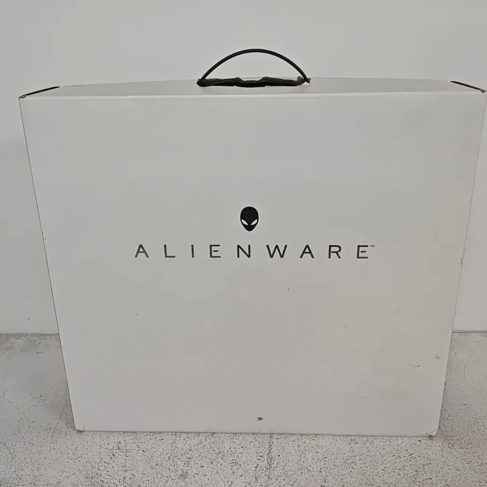 BOXED ALIENWARE M3 15 INTEL I7 10TH GEN 512GB LAPTOP IN WHITE - P87F