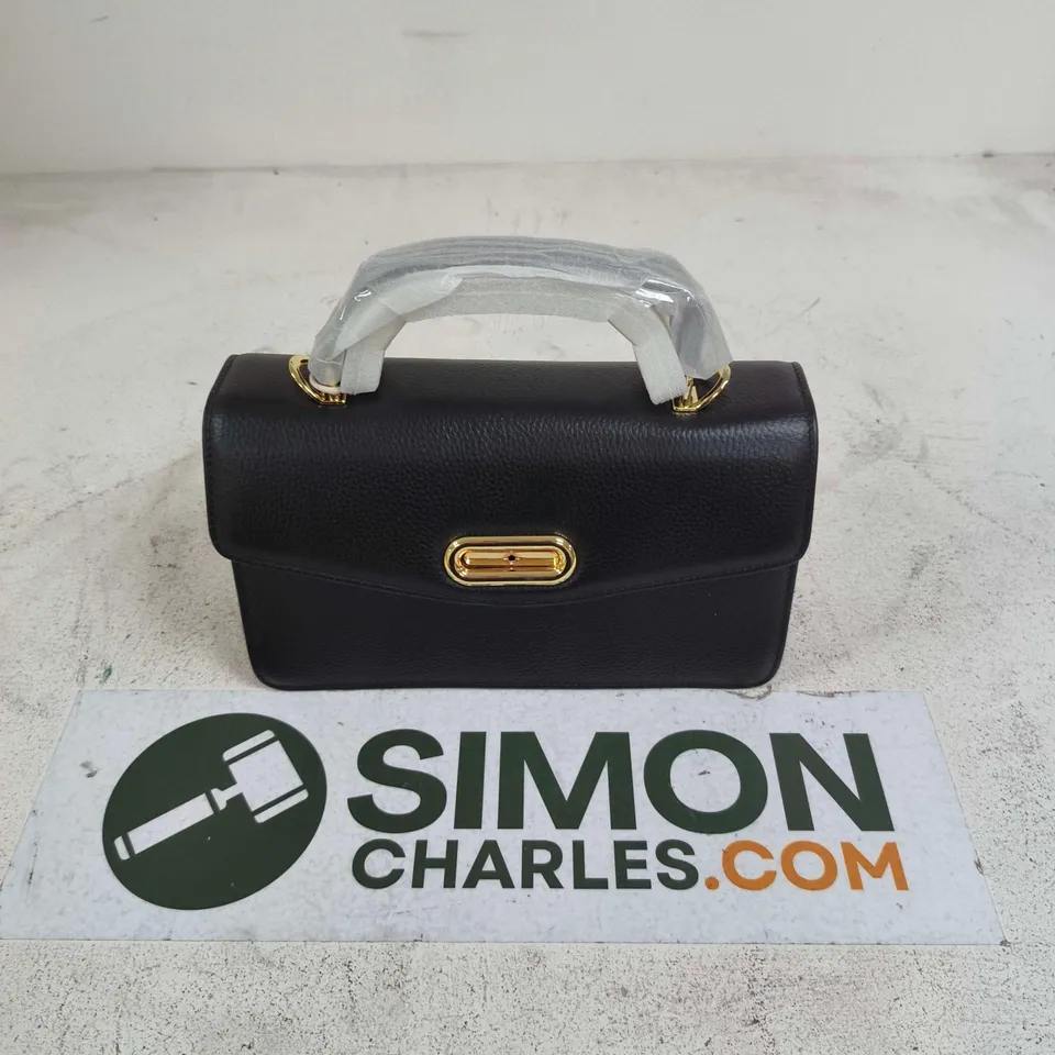 BLACK TEXTURED LEATHER HANDBAG WITH GOLD-TONE CLIP