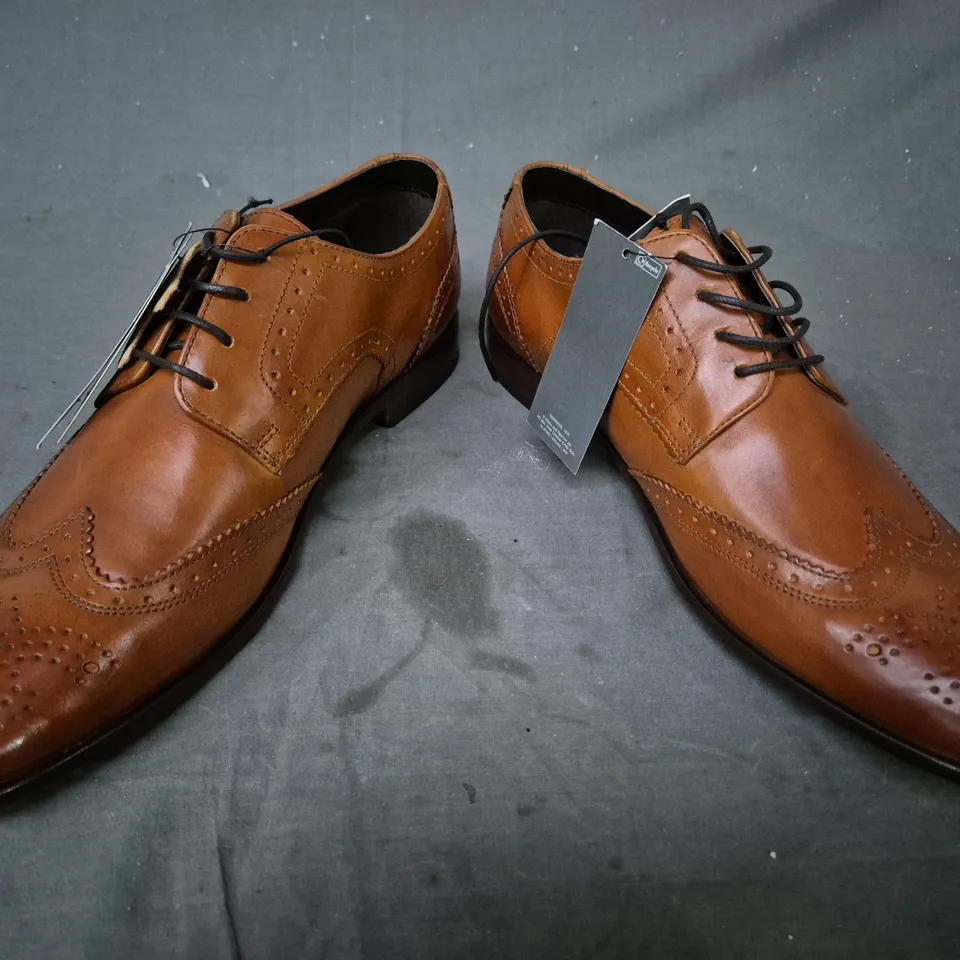 BOXED PAIR OF M&S LACE-UP SHOES IN BROWN UK SIZE 10