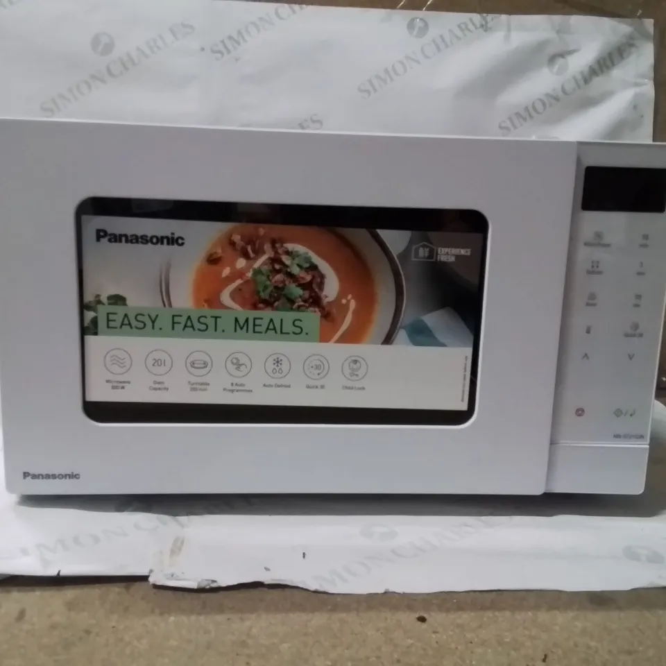 BOXED PANASONIC MICROWAVE OVEN WHITE