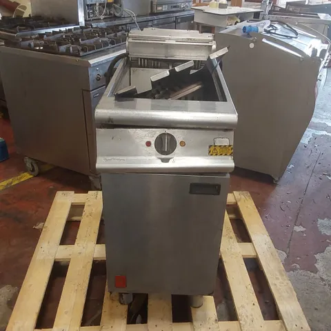 FALCON COMMERCIAL GAS DEEP FRYER