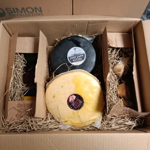 THE CHUCKLING CHEESE COMPANY BOX  - LARGE ASSORTMENT OF FLAVOURED CHEESE