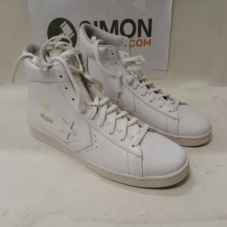 White high‑top sneakers – Pro Leather style, UK 6 (EU 40) rear text