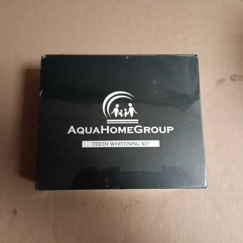 AQUAHOMEGROUP TEETH WHITENING KIT – BOXED