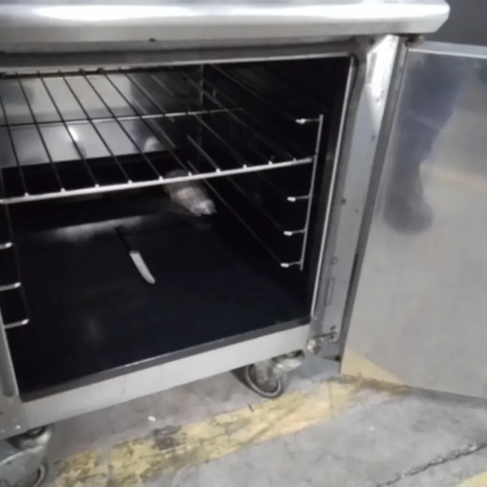 COMMERCIAL FALCON DOMINATOR FREE STANDING 4 HOB PROPANE GAS OVEN