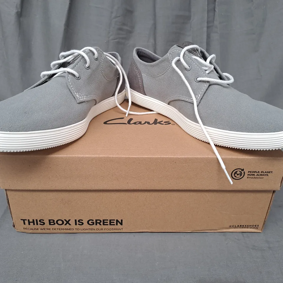 BOXED PAIR OF CLARKS SHARKFORD WALK SHOES IN GREY UK SIZE 11