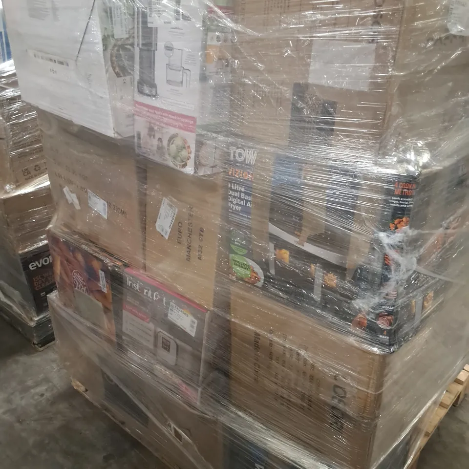 PALLET OF APPROXIMATELY 30 UNPROCESSED RAW RETURN HOUSEHOLD AND ELECTRICAL GOODS TO INCLUDE;