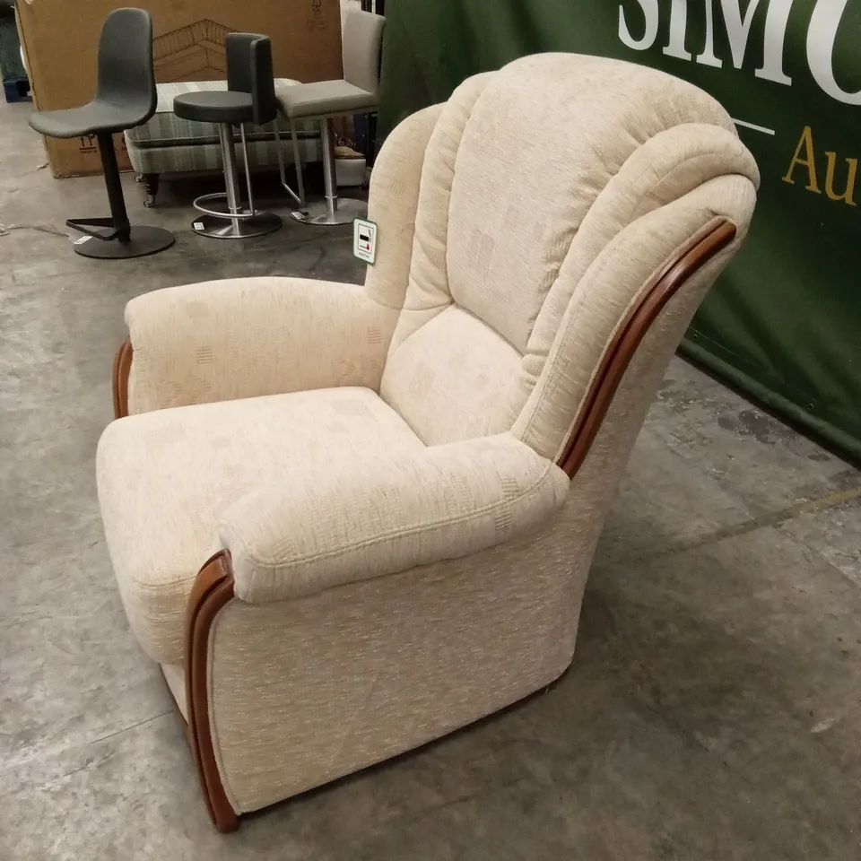 DIVANI ITALIAN MADE QUALITY FABRIC ARMCHAIR