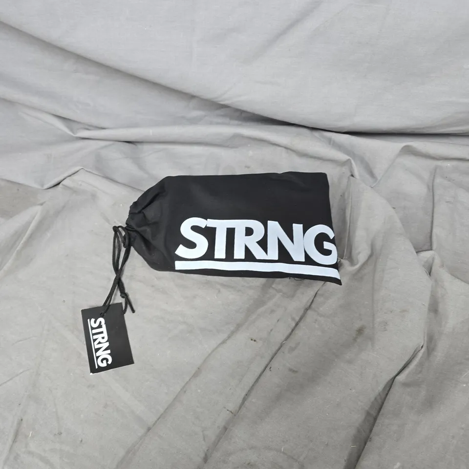 BOX OF APPROXIMATELY 200 RESISTANCE BANDS. STRONG BRANDED, WITH POUCHES