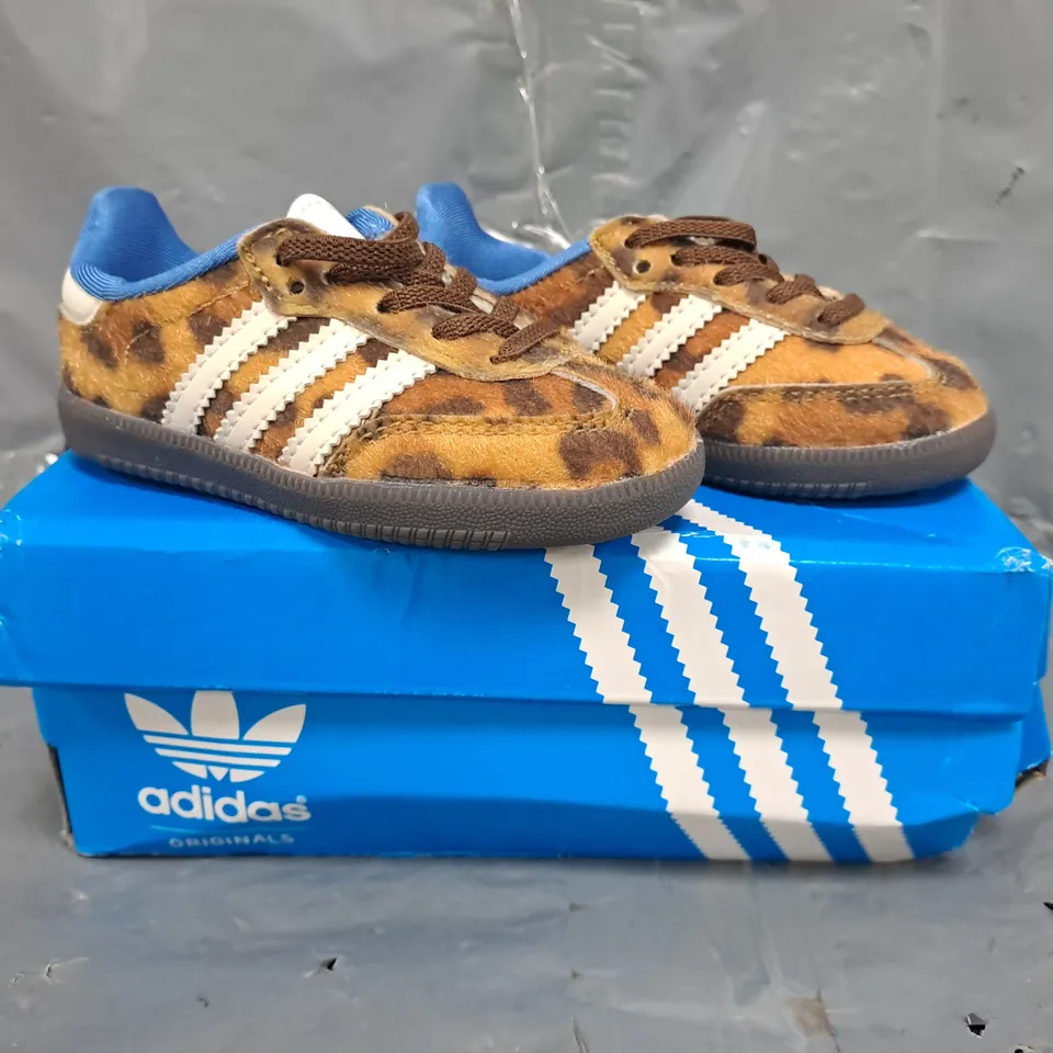 BOXED PAIR OF ADIDAS KID'S SAMBA OG SHOES IN LEOPARD PRINT SIZE UK 5.5