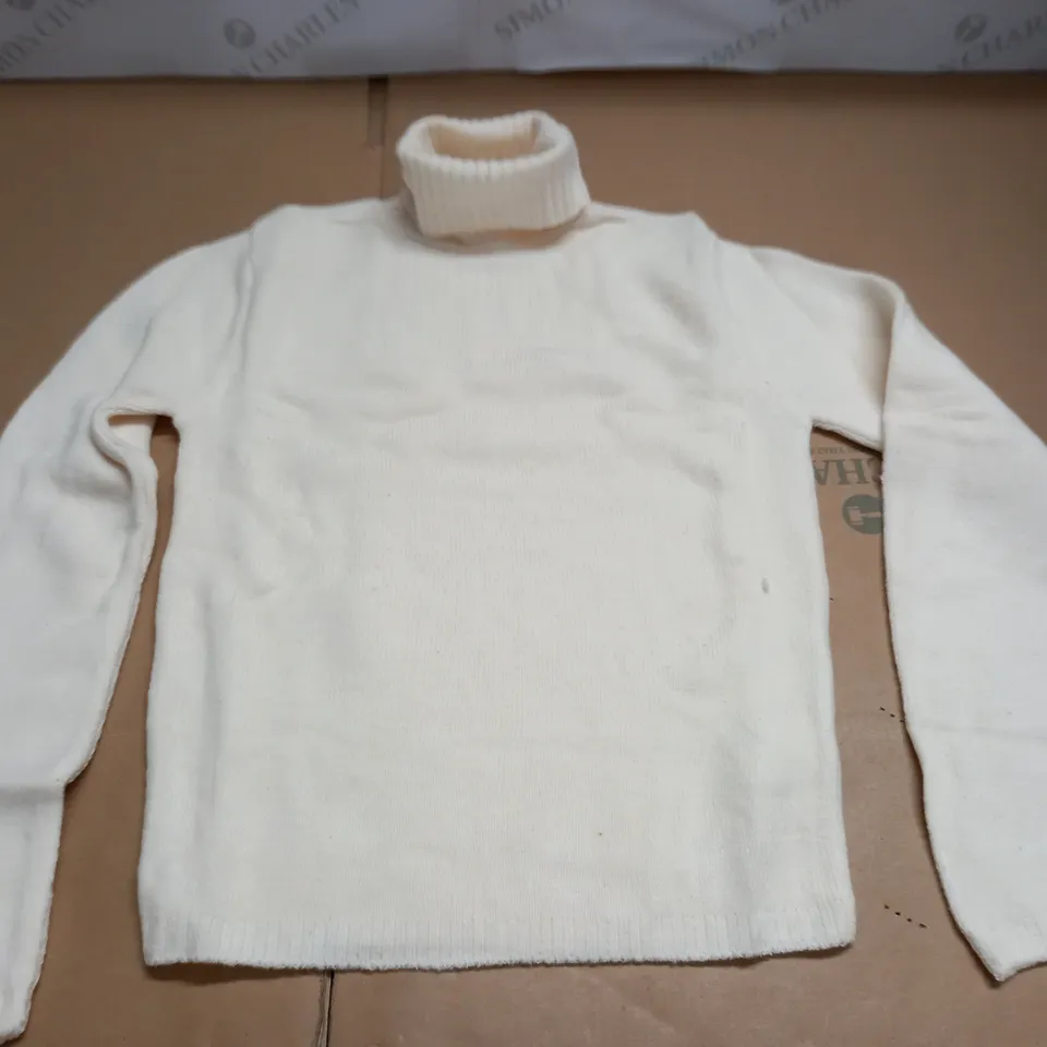 LOT OF APPROXIMATELY 22 AS NEW HIIGH NECK CREAM JUMPERS - SIZE UNSPECIFIED