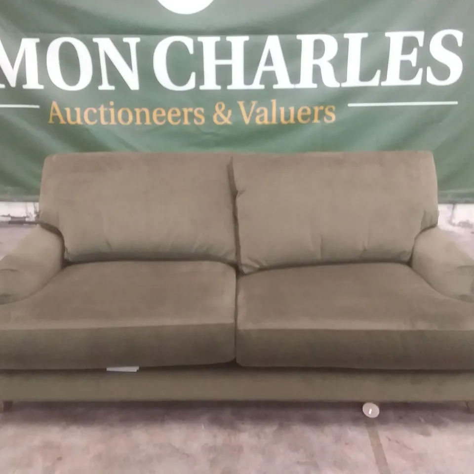 QUALITY BRITISH DESIGNER LOUNGE CO. ROSE 2.5 SEATER SOFA GREEN PLUSH FABRIC