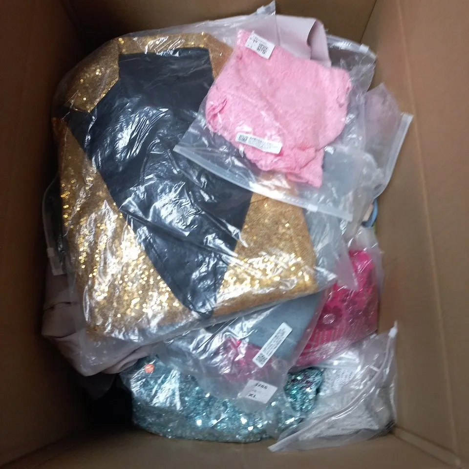 BOX OF APPROXIMATELY 25 ASSORTED CLOTHING ITEMS IN VARIOUS STYLES , COLOURS AND SIZES 