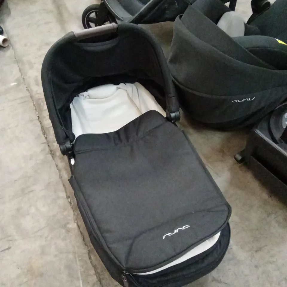 NUNA STROLLER, CARRY COT, CAR SEAT AND I-SIZE BASE (4 PARTS)