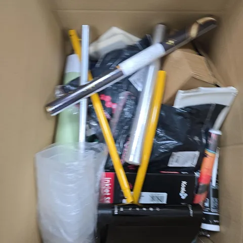 BOX OF APPROXIMATELY 15 ASSORTED HOUSEHOLD ITEMS