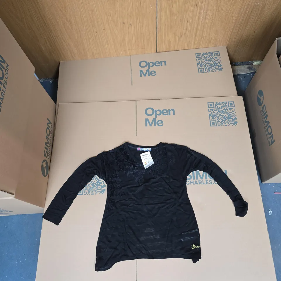 DESIGUAL WOMEN'S BLACK VELOUR FLORAL TOP - UK SIZE S (EU S)