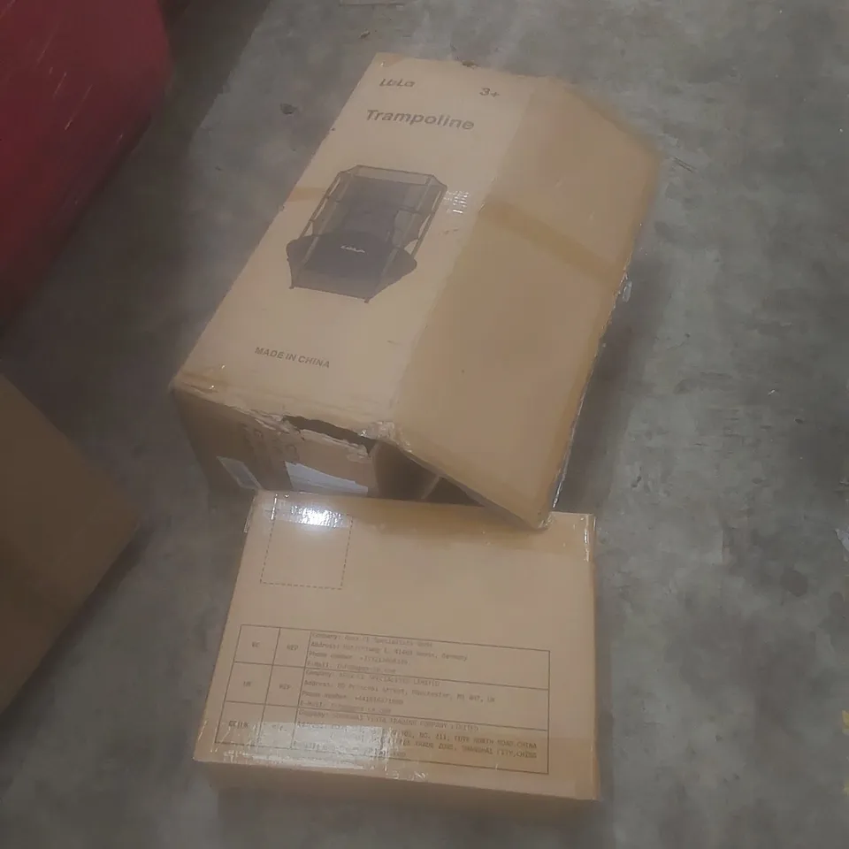 PALLET OF ASSORTED HOUSEHOLD ITEMS AND CONSUMER PRODUCTS TO INCLUDE; CAT TREES, TRAMPOLINE, UNDER-COUNTER STORAGE ETC