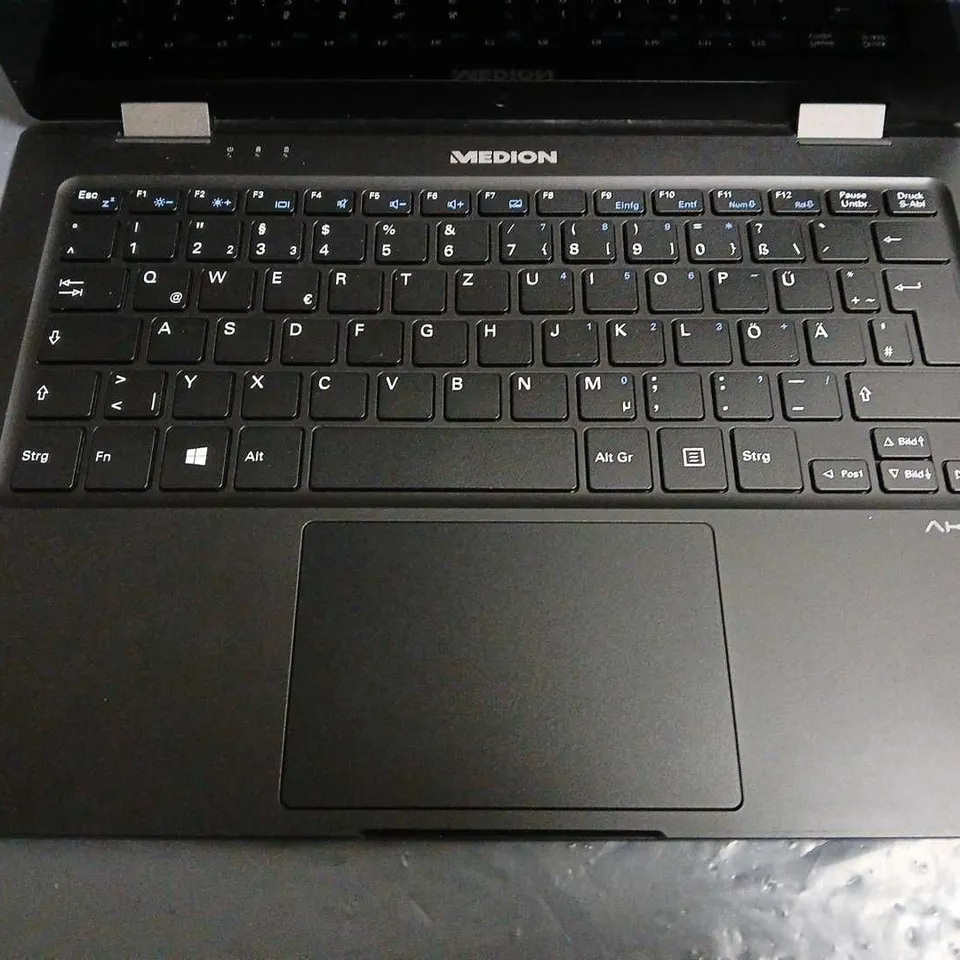 MEDION AKOYA BLACK LAPTOP - MODEL UNSPECIFIED 