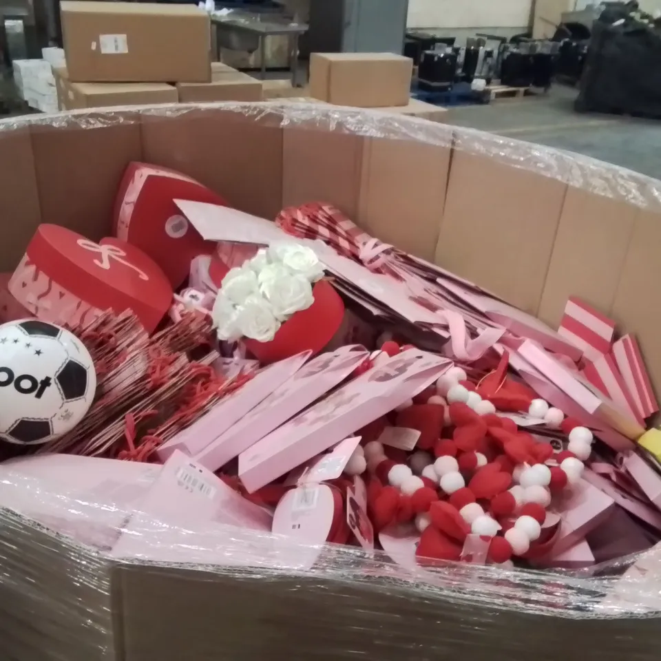 PALLET CONTAINING A LARGE QUANTITY OF VALENTINES PRODUCTS SUCH AS PLUSHIES,GIFT BOXES,CARDS