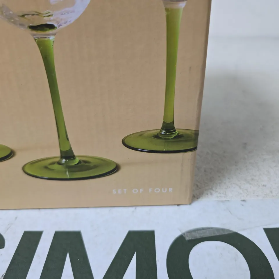 OLIVER BONAS ALBA WINE GLASSES – SET OF FOUR WITH GREEN STEMS (BOXED)