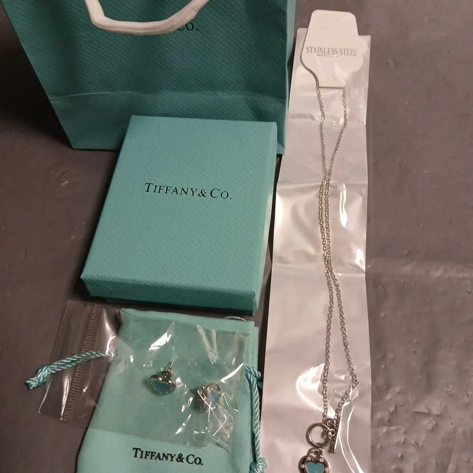 BOXED TIFFANY & CO HEART THEMED NECKLACE AND EARRING SET