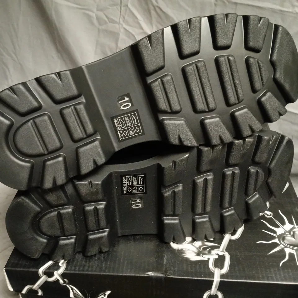 BOXED KOI WITCH BABY TRIDENT PLATFORM BOOTS IN BLACK - UK 10