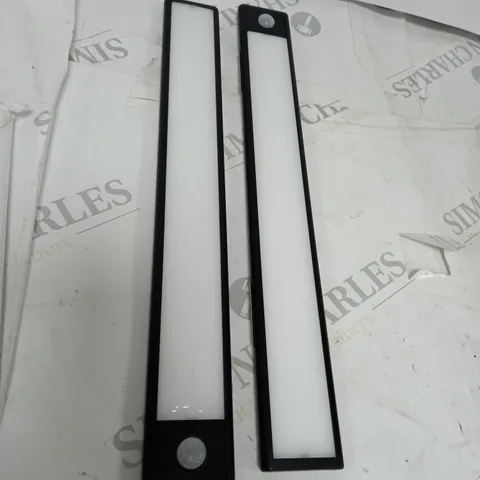 2 MAGNETIC LIGHT STRIPS
