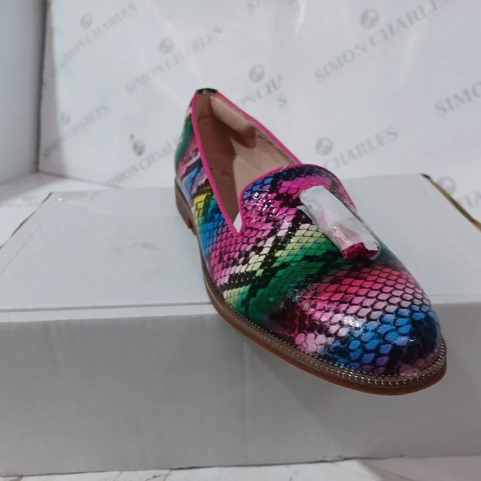 BOXED PAIR OF MODA IN PELLE ENLIE LOAFERS IN RAINBOW SIZE 7