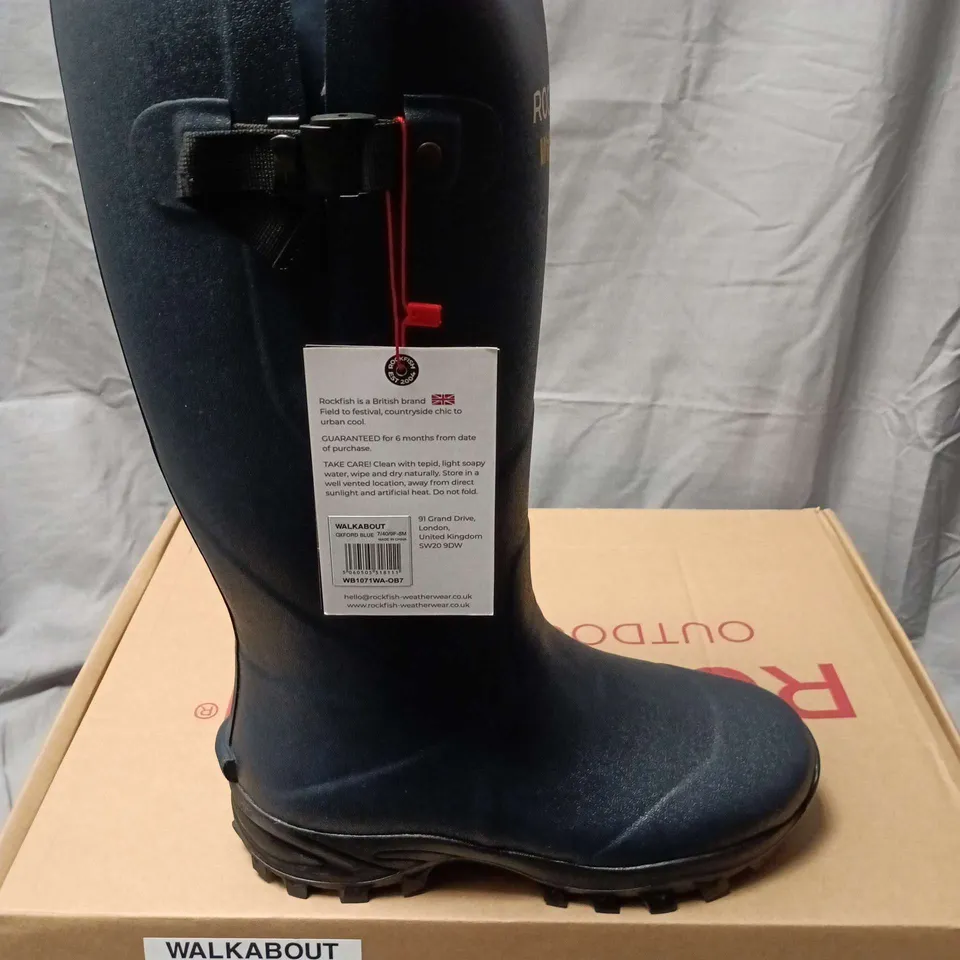 BOXED PAIR OF ROCKFISH WALKABOUT BOOTS IN OXFORD BLUE - UK 7