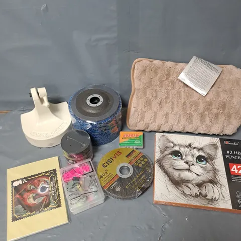 APPROXIMATELY 15 ASSORTED HOUSEHOLD ITEMS TO INCLUDE HOT WATER BOTTLE, HB PENCILS, CUTTING WHEEL ETC 