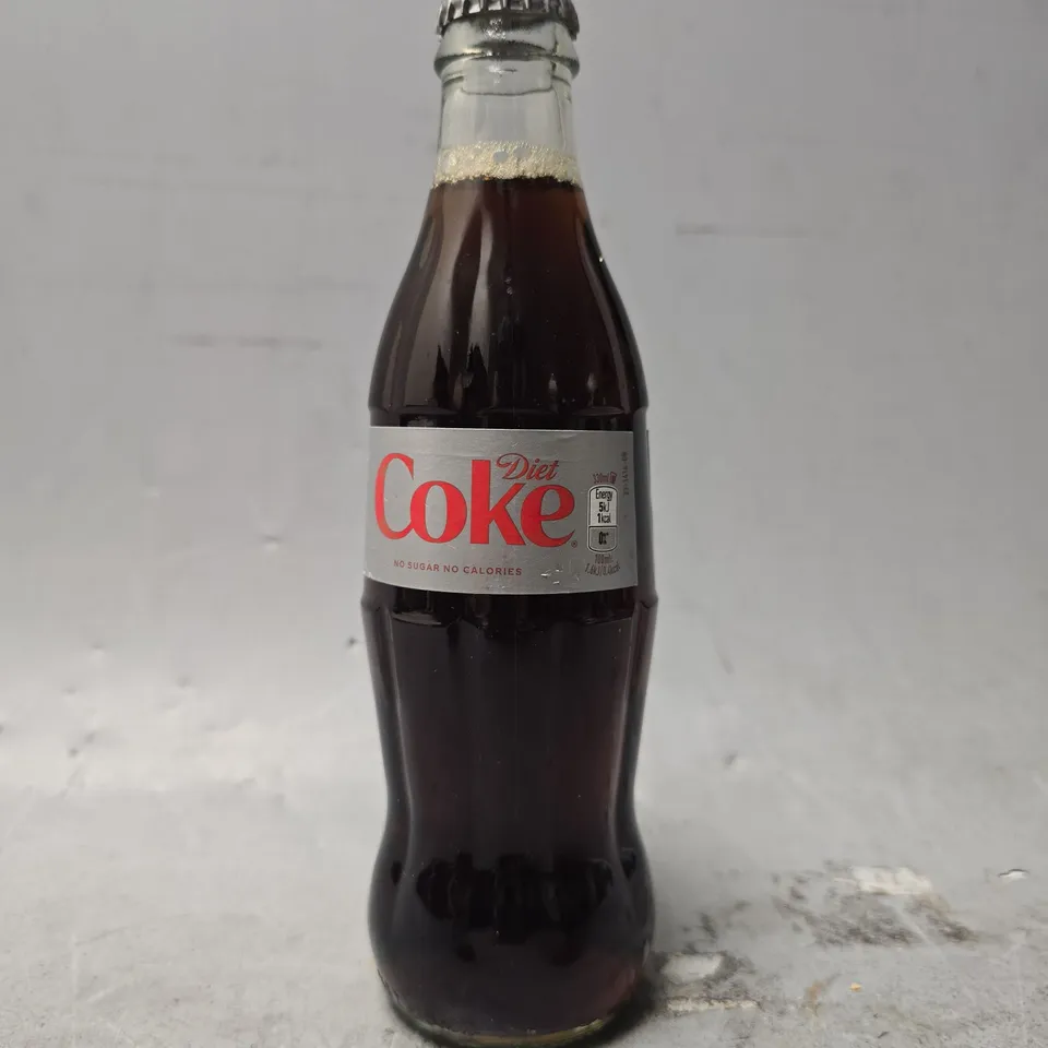 TOTE OF APPROXIMATELY 18 GLASS BOTTLE DIET COKE 