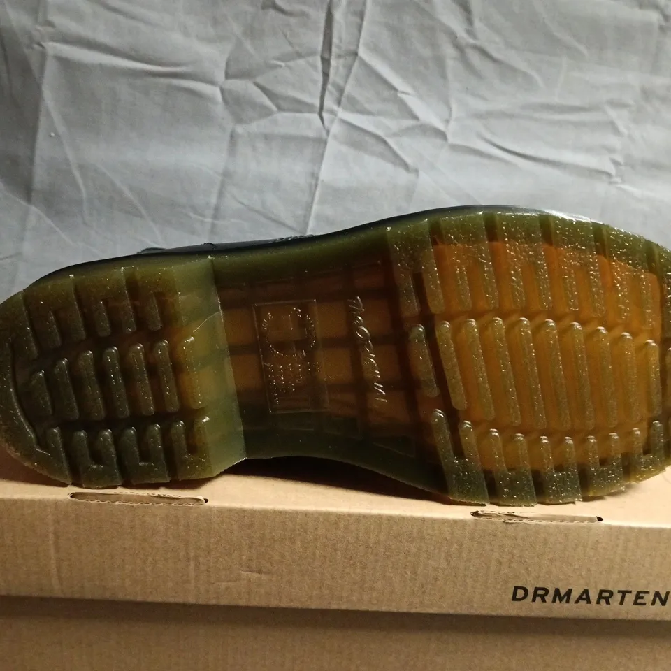 BOXED PAIR OF DR. MARTENS BLACK LEATHER BOOTS – UK SIZE 6