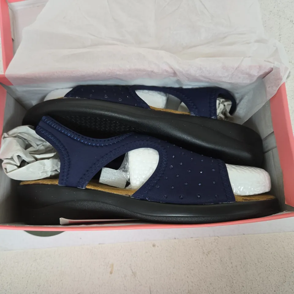 DR LIGHTFOOT JENNY NAVY SANDALS – UK 6