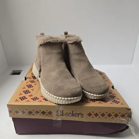 SKECHERS WOMEN'S BOOTS – UK 6.5