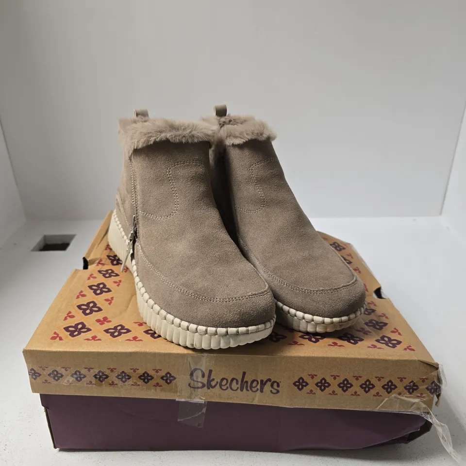 SKECHERS WOMEN'S BOOTS – UK 6.5