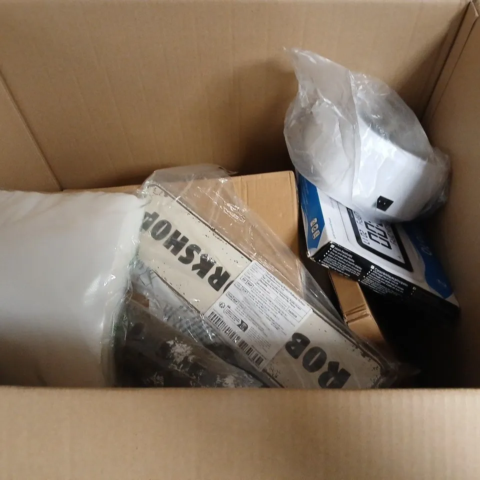 BOX OF APPROXIMATELY 15 ASSORTED HOUSEHOLD ITEMS TO INCLUDE FLAT MOP, DISNEY PRINCESS PILLOWCASE AND BROWN CARD