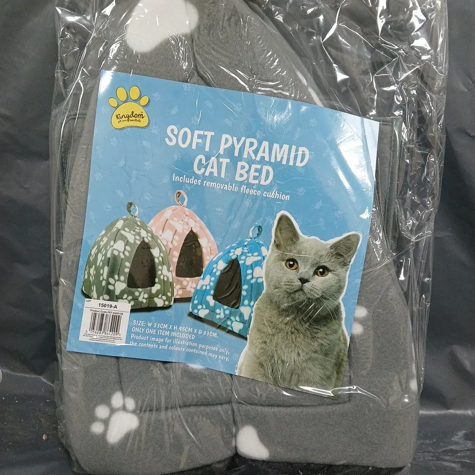 BOX OF APPROXIMATELY 6 SOFT PYRAMID CAT BEDS IN VARIOUS COLOURS