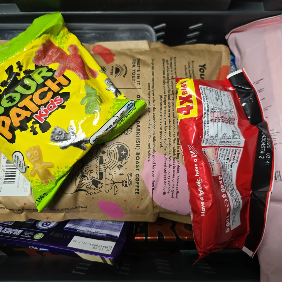APPROXIMATELY 7 ASSORTED FOOD & DRINK ITEMS TO INCLUDE - GRIND ICED VANILLA LATTE , CADBURY WHITE CHOCOLATE , MONSTER ZERO SUGAR ETC