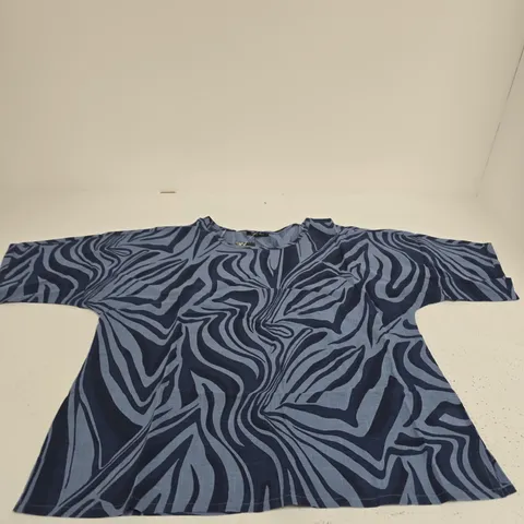 SUGAR CRISP LADIES PRINTED 3/4 SLEEVE TOP – BLUE ZEBRA PRINT – UK L