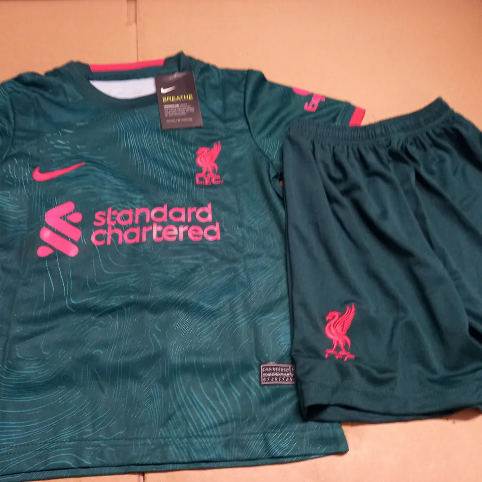 LIVERPOOL FC KIDS FOOTBALL KIT - 22